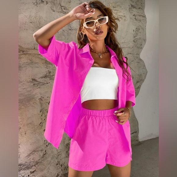 SHEIN Other - SHEIN Vibrant Pink Blouse conjunto con short